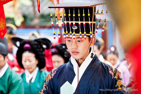 Kim Tae Hee, Yoo Ah In chia tay trong bịn rịn 3