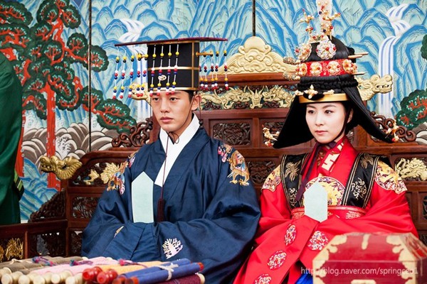 Kim Tae Hee, Yoo Ah In chia tay trong bịn rịn 5