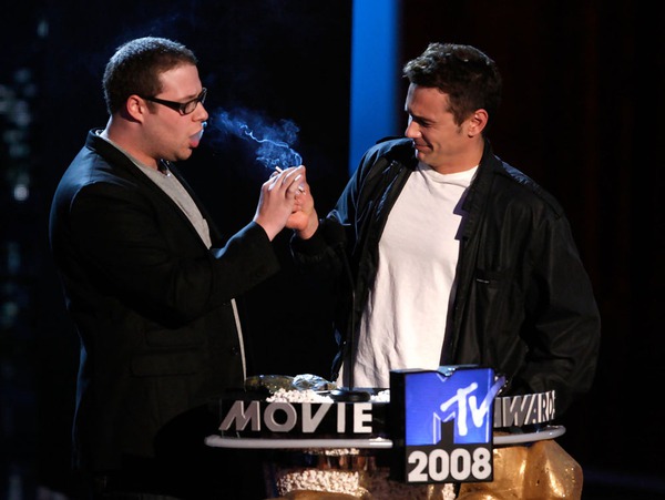Những khoảnh khắc điên rồ nhất lịch sử MTV Movie Awards 2