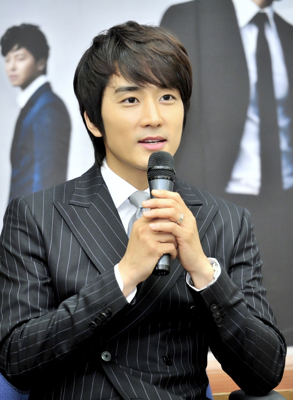 Song Seung Hun tiết lộ từng bị... lừa t&igrave;nh! 2