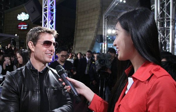 Mai Phương Thúy rạng ngời phỏng vấn Tom Cruise 1