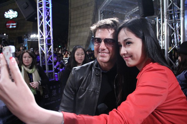 Mai Phương Thúy rạng ngời phỏng vấn Tom Cruise 3
