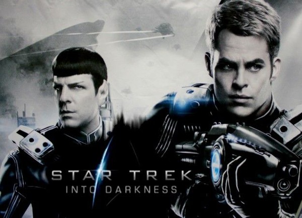 "Star Trek: Into Darkness": Vừa đủ "nhìn và cảm" 2