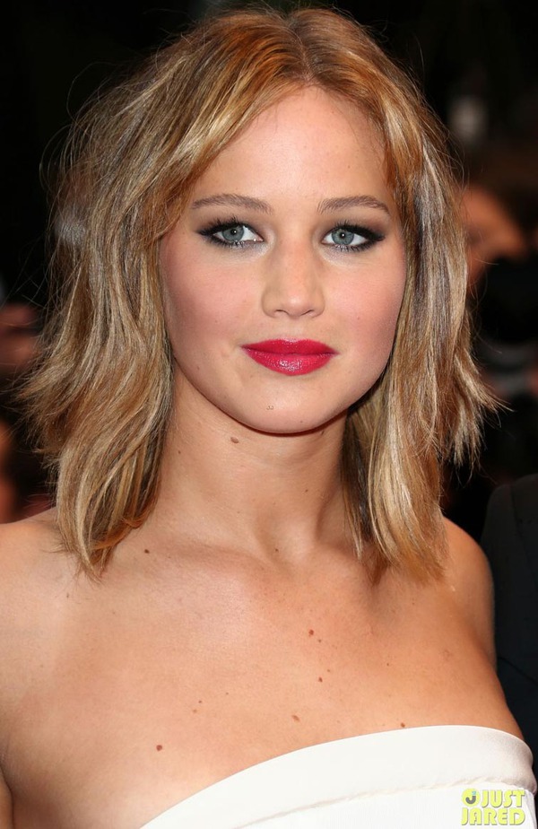 Jennifer Lawrence đẹp rực rỡ ở Cannes 12