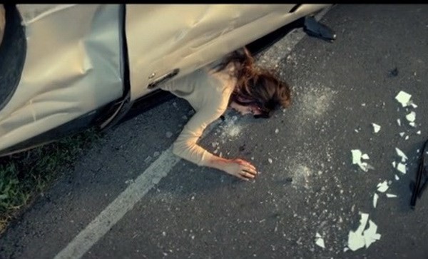 MV của Taylor Swift gây sốc với cảnh tai nạn thảm khốc 2