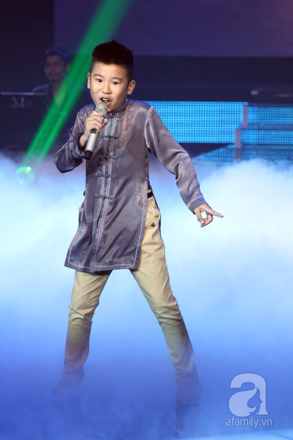 The Voice Kids: Quang Anh cực chất với màn diễn quá chuyên nghiệp 9
