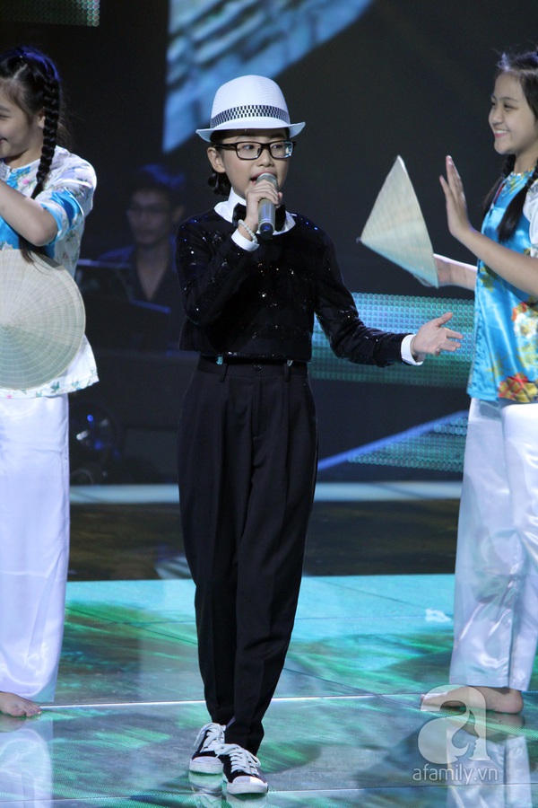 The Voice Kids: Quang Anh cực chất với màn diễn quá chuyên nghiệp 17