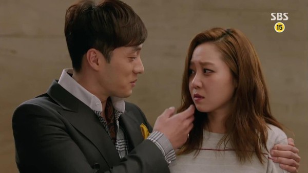 Gong Hyo Jin trổ tài ứng biến đẳng cấp trong 