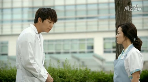 Joo Won ôm Moon Chae Won, rating 