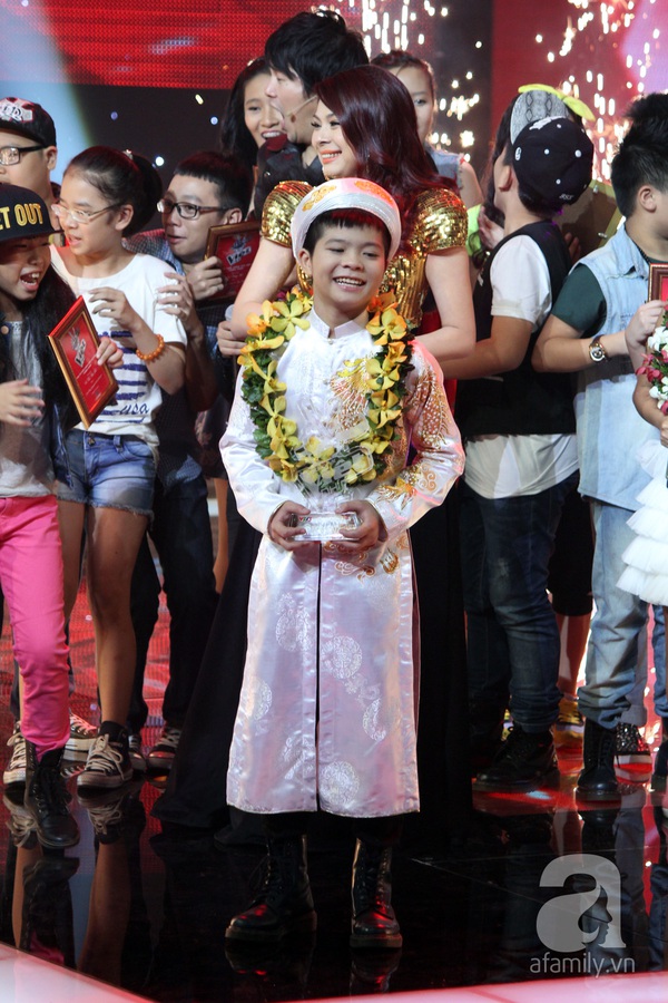 Nguyễn Quang Anh đăng quang Quán quân The Voice Kids 2013 2