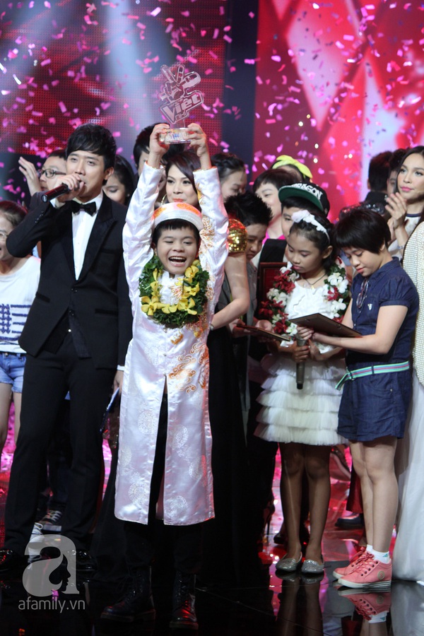 Nguyễn Quang Anh đăng quang Quán quân The Voice Kids 2013 3