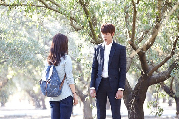 Lee Min Ho, Park Shin Hye đẹp như tranh trong 