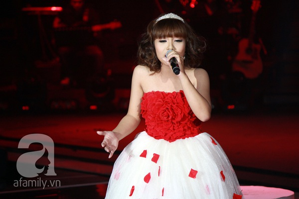 The Voice Liveshow 4: Dương Hoàng Yến ngọt ngào 