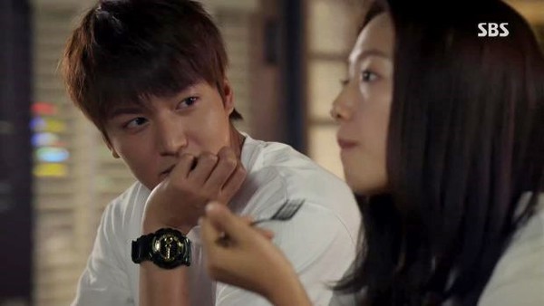 Park Shin Hye né tránh tình yêu của Lee Min Ho 8