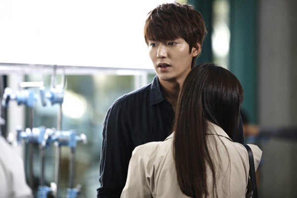 Park Shin Hye né tránh tình yêu của Lee Min Ho 12