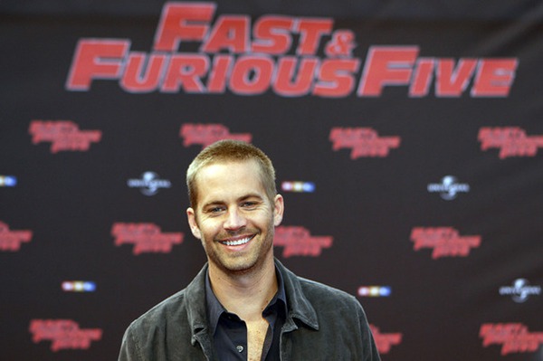 Xúc động clip tưởng niệm Paul Walker từ "Fast & Furious" 1