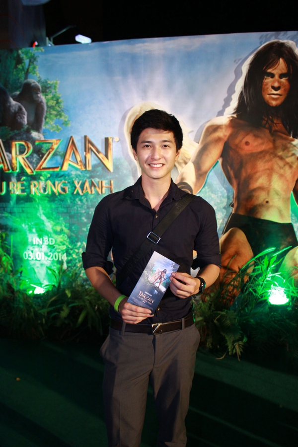 Chiều Xu&acirc;n, Thảo V&acirc;n, Kim Hiền đồng loạt đưa con đi xem phim 11