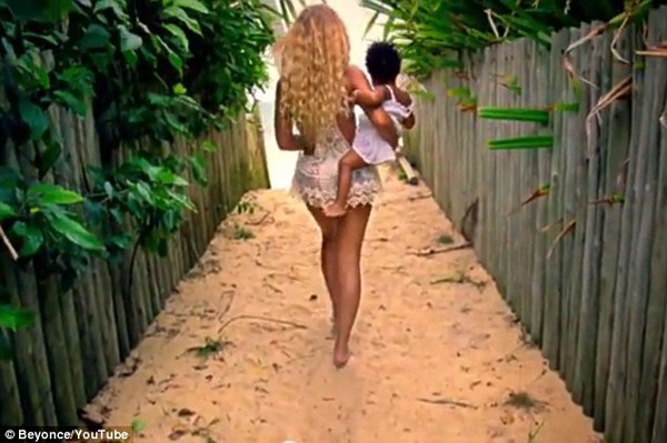 Beyonce bất ngờ tung album 