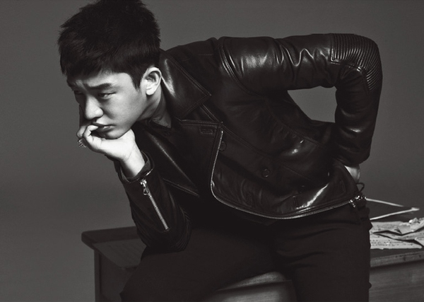 Yoo Ah In chụp ảnh "nhạy cảm" với nữ diễn viên U50 8