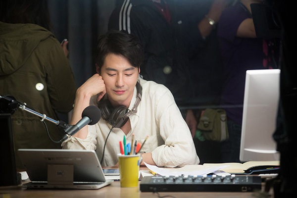 Jo In Sung, Gong Hyo Jin ôm nhau tình tứ 3