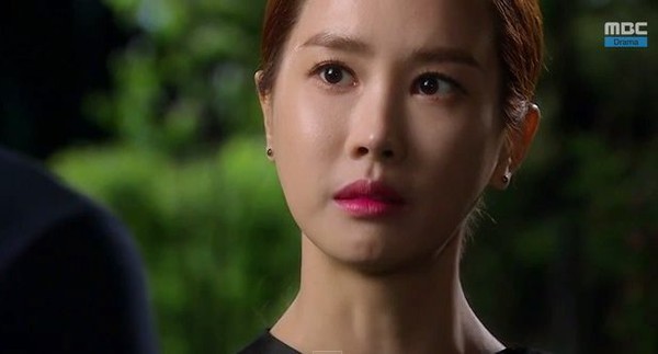 Lee Da Hae cho Lee Dong Wook ăn "liên hoàn tát" 1