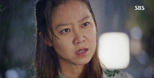 Gong Hyo Jin bị 