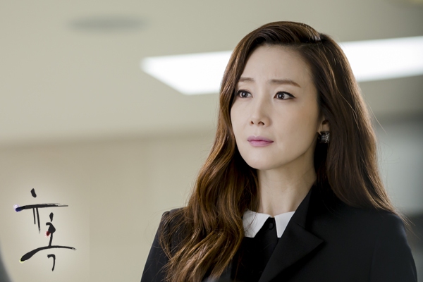 Kwon Sang Woo thú nhận vẫn nghĩ đến Choi Ji Woo dù đã có vợ 4