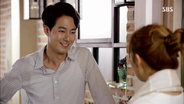 Jo In Sung nắm tay Gong Hyo Jin: 