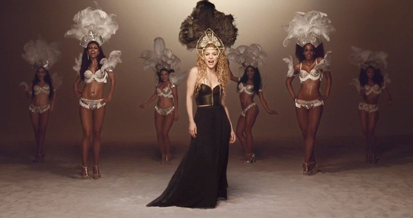 Shakira thích thú chia sẻ clip của Vy Oanh trên facebook 4