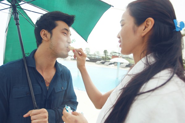 Bạn gái lo lắng cho bệnh tình của Ưng Hoàng Phúc 2