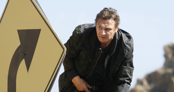 Liam Neeson bị bắt vì nghi giết vợ trong 
