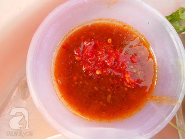 Đi ăn thịt nướng đ&uacute;ng chất vỉa h&egrave; ở Hội An 5