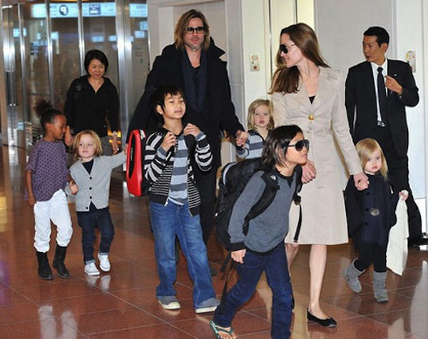 Chu du thế giới c&ugrave;ng cặp đ&ocirc;i quyền lực Brangelina 13