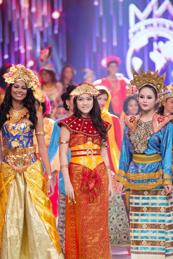 Lại Hương Thảo nhí nhảnh trước lễ khai mạc Miss World 2013 11