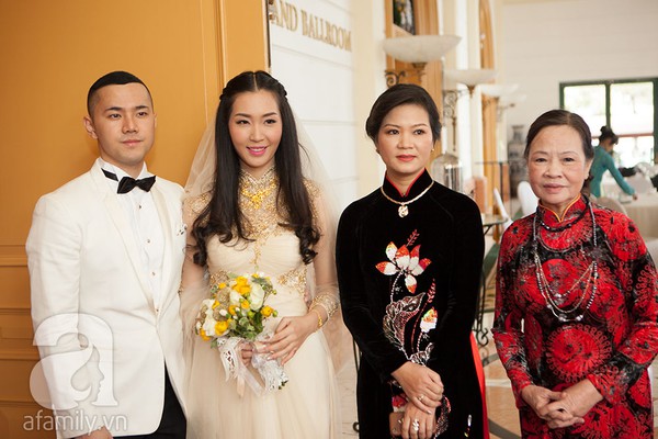 Á hậu Việt Nam 2010 xinh đẹp bên chú rể cực chất trong đám cưới 10