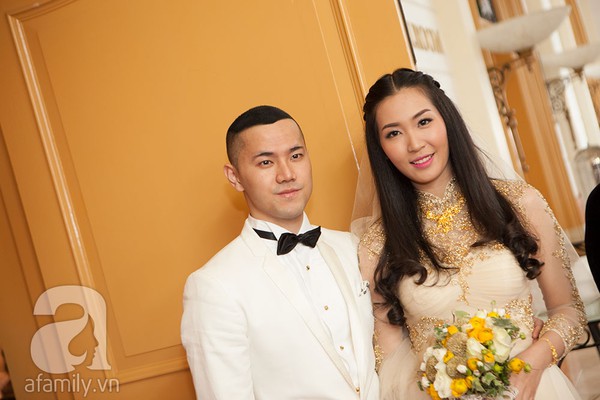Á hậu Việt Nam 2010 xinh đẹp bên chú rể cực chất trong đám cưới 11