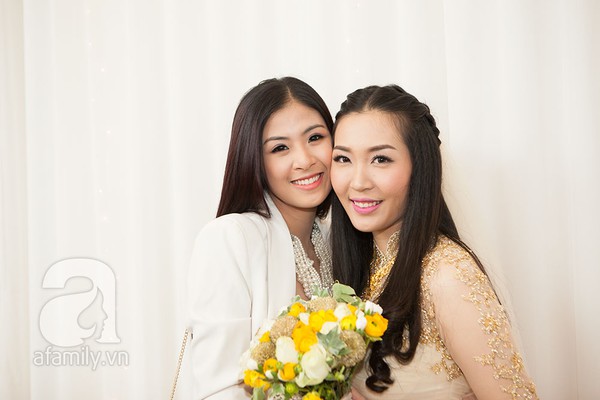 Á hậu Việt Nam 2010 xinh đẹp bên chú rể cực chất trong đám cưới 23