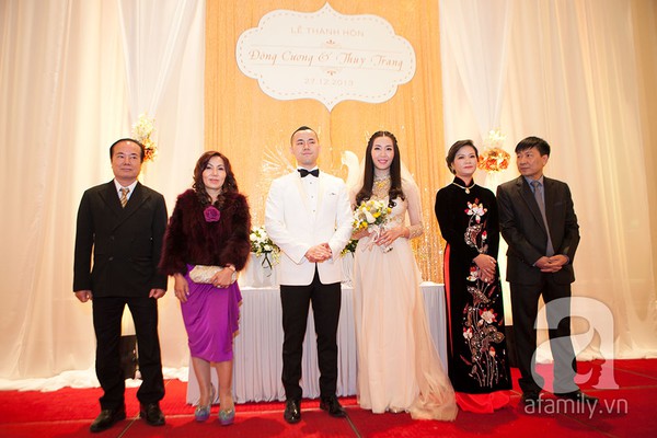 Á hậu Việt Nam 2010 xinh đẹp bên chú rể cực chất trong đám cưới 27