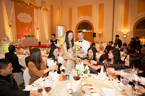 Á hậu Việt Nam 2010 xinh đẹp bên chú rể cực chất trong đám cưới 33