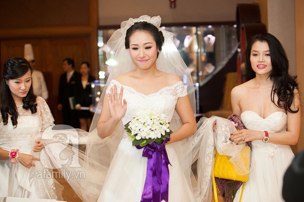 Hoa hậu Ngô Phương Lan xinh lộng lẫy trong lễ cưới 3