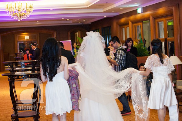 Hoa hậu Ngô Phương Lan xinh lộng lẫy trong lễ cưới 5