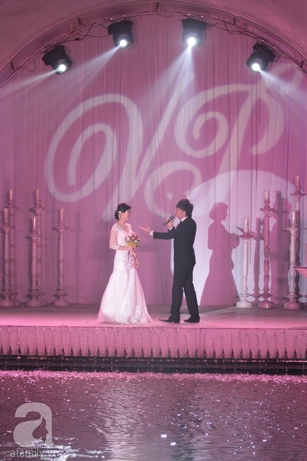 Cận cảnh nhan sắc dịu dàng của vợ Minh Vương trong tiệc cưới 25