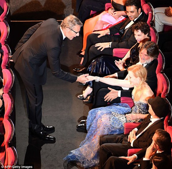 U50 Nicole Kidman khiêu vũ uyển chuyển với bạn diễn trong LHP Cannes  1