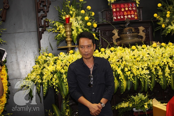 Thanh Lam thất thần trong lễ đưa tang nhạc sĩ Thuận Yến 25