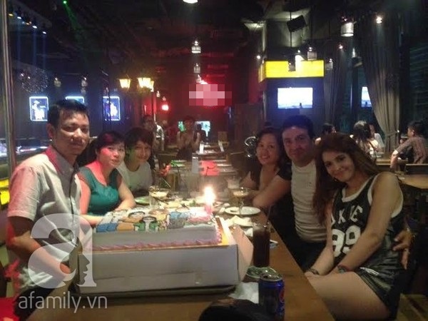 Andrea tổ chức sinh nhật bên gia đình hậu scandal 5