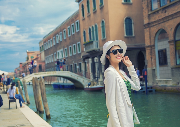 Ngọc Hân đẹp dịu dàng khám phá Venice 3