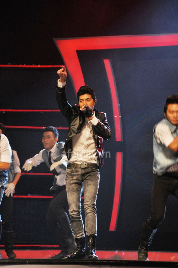 Vietnam Idol: Hương Giang gây 