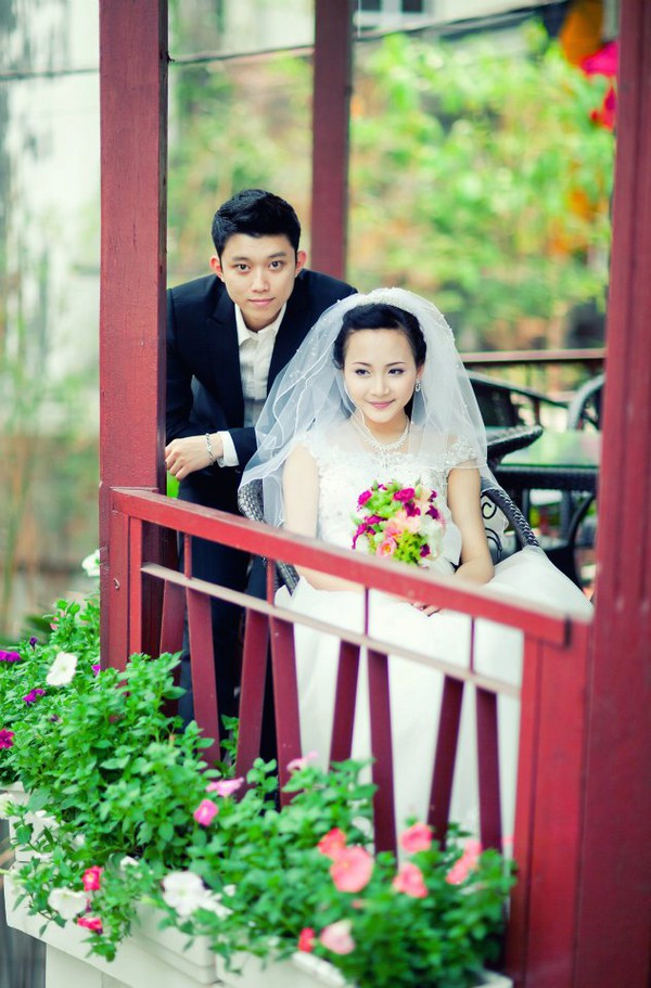 Chuyện t&igrave;nh 4 năm của &Aacute; qu&acirc;n Xfactor Việt v&agrave; người y&ecirc;u hotgirl 10