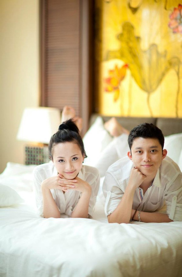 Chuyện t&igrave;nh 4 năm của &Aacute; qu&acirc;n Xfactor Việt v&agrave; người y&ecirc;u hotgirl 1