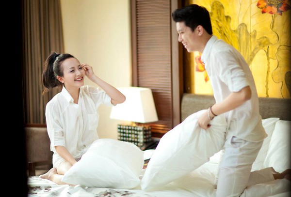Chuyện t&igrave;nh 4 năm của &Aacute; qu&acirc;n Xfactor Việt v&agrave; người y&ecirc;u hotgirl 3